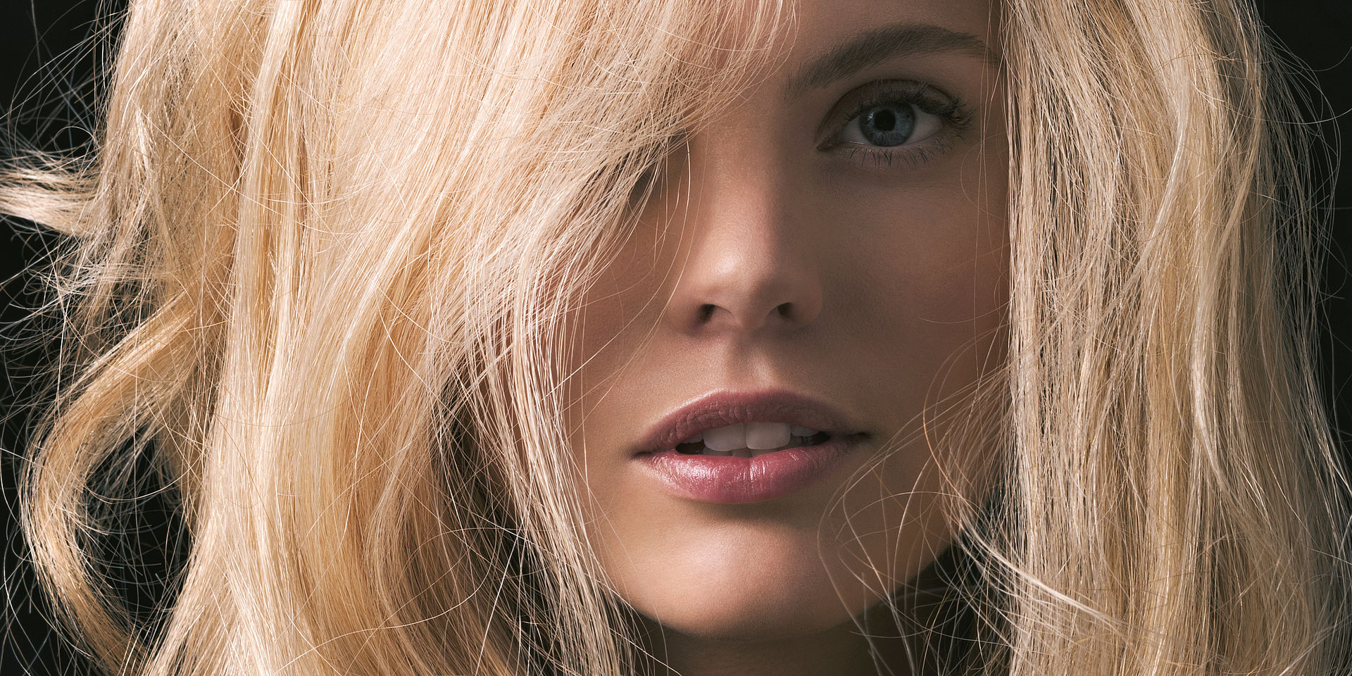 Haarfarbe blond! Friseur Reutlingens Spezialität!